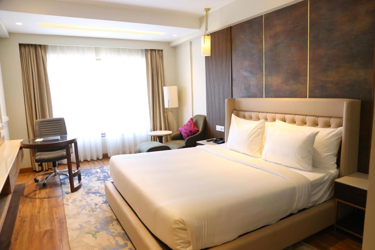 Dreamz Inn & Suites Zirakpur Exteriör bild