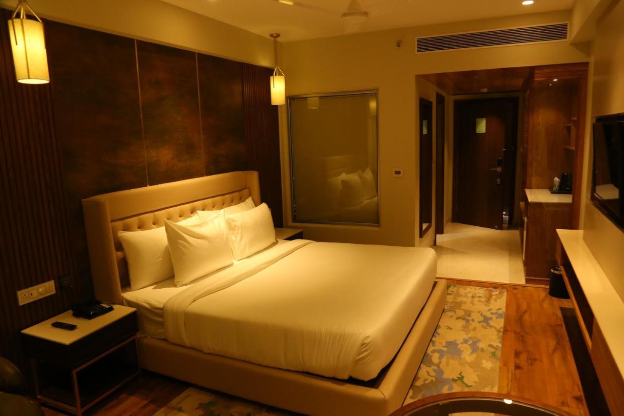 Dreamz Inn & Suites Zirakpur Exteriör bild