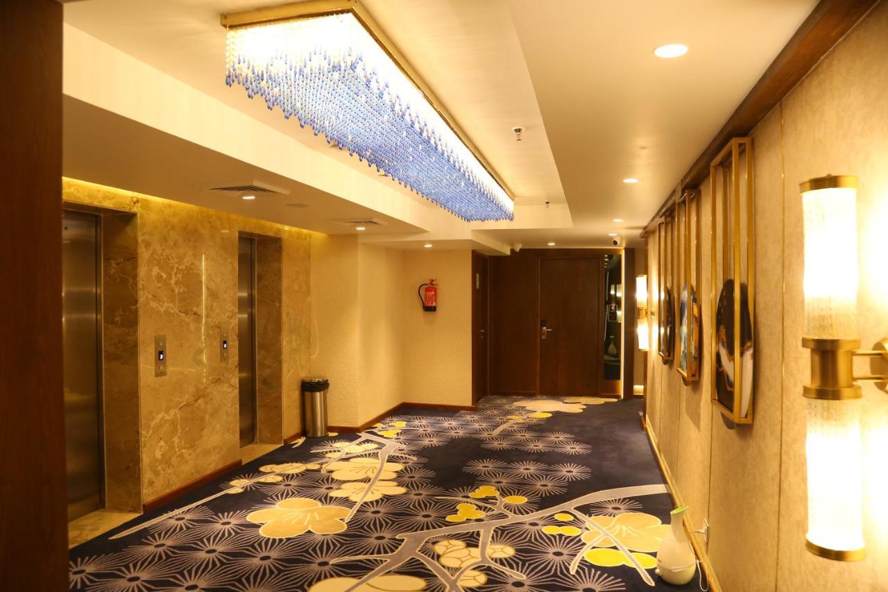 Dreamz Inn & Suites Zirakpur Exteriör bild