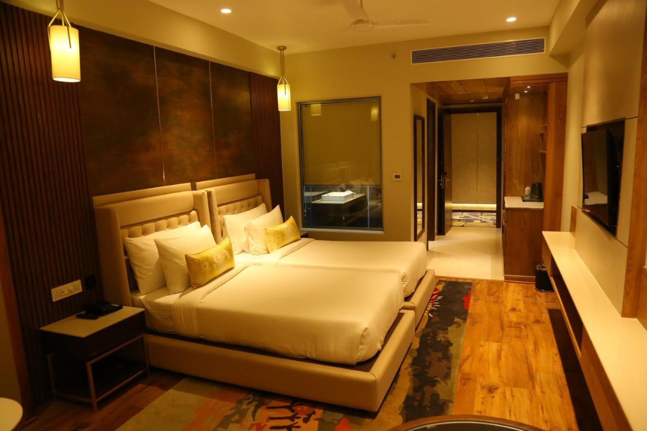 Dreamz Inn & Suites Zirakpur Exteriör bild