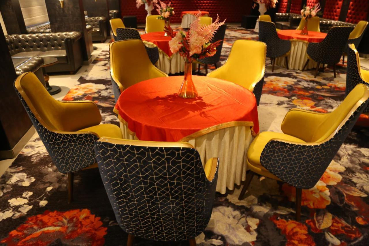 Dreamz Inn & Suites Zirakpur Exteriör bild