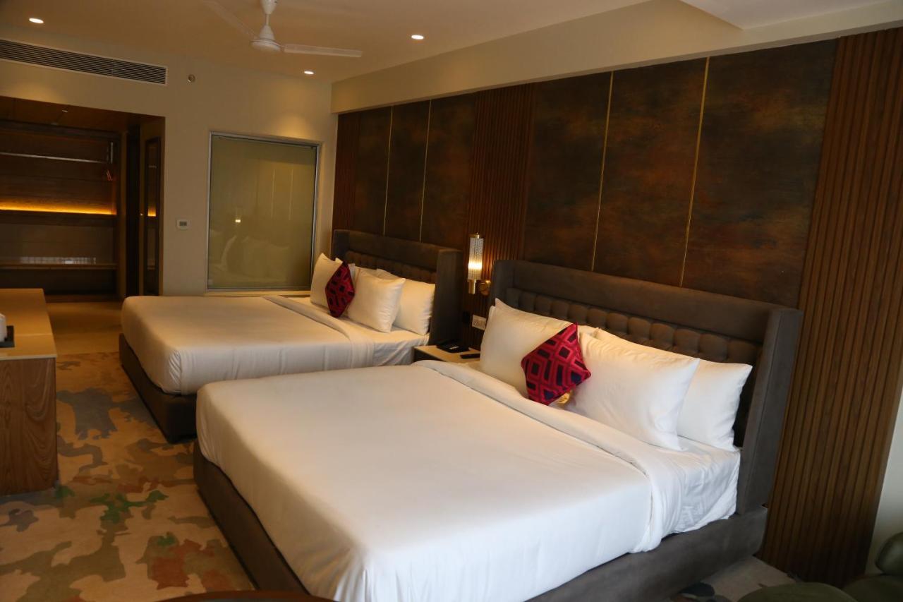 Dreamz Inn & Suites Zirakpur Exteriör bild