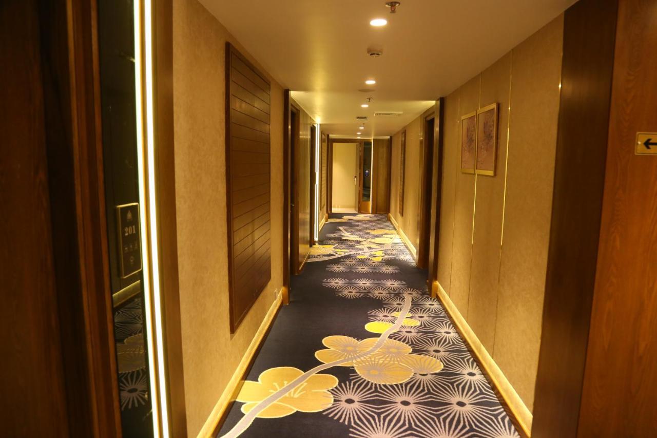 Dreamz Inn & Suites Zirakpur Exteriör bild