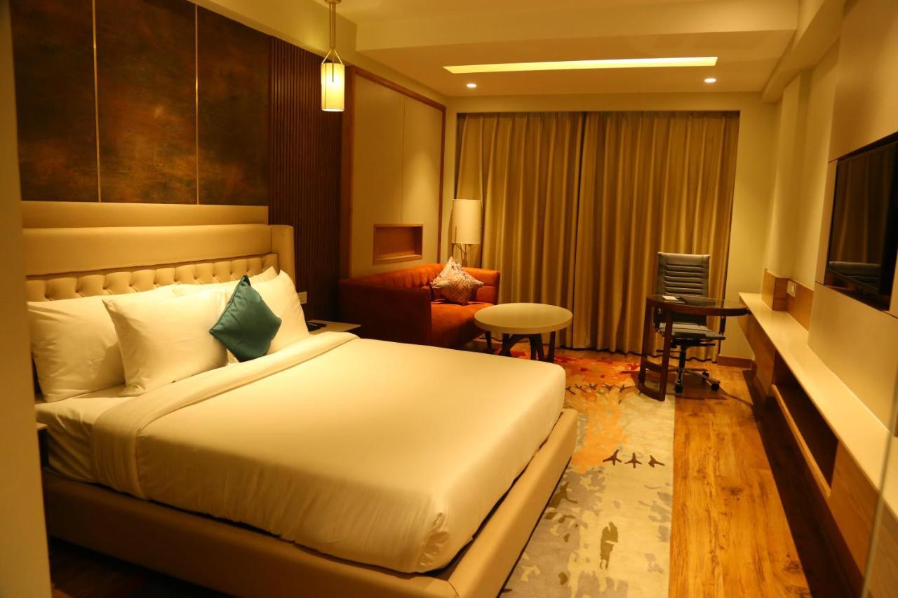 Dreamz Inn & Suites Zirakpur Exteriör bild