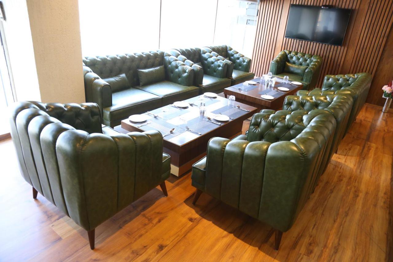 Dreamz Inn & Suites Zirakpur Exteriör bild