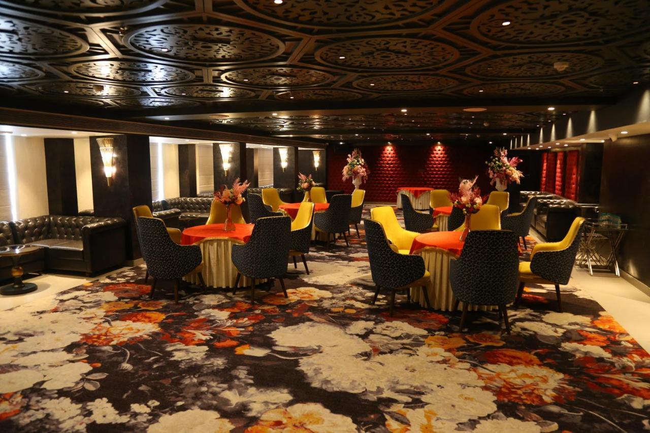 Dreamz Inn & Suites Zirakpur Exteriör bild